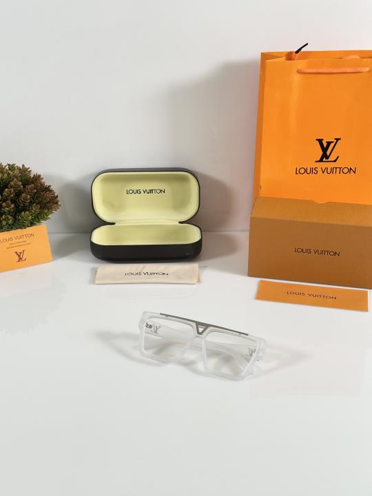 Louis_Vuitton_1502_Ice_Day