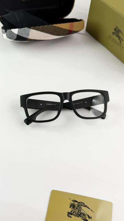 Burberry_printed_plano_4358
