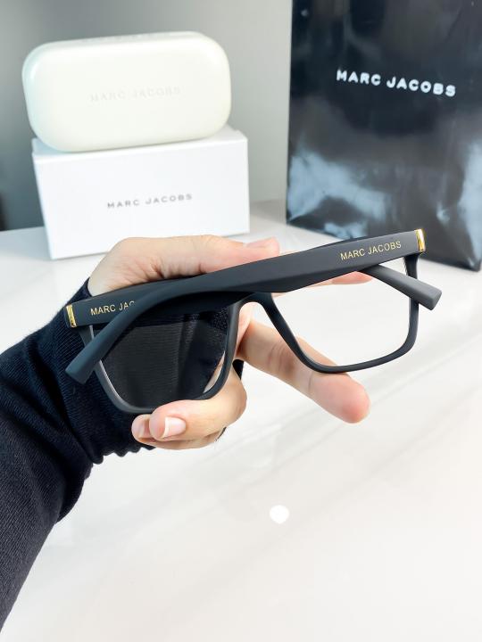 Marc Jacobs black plano 6000