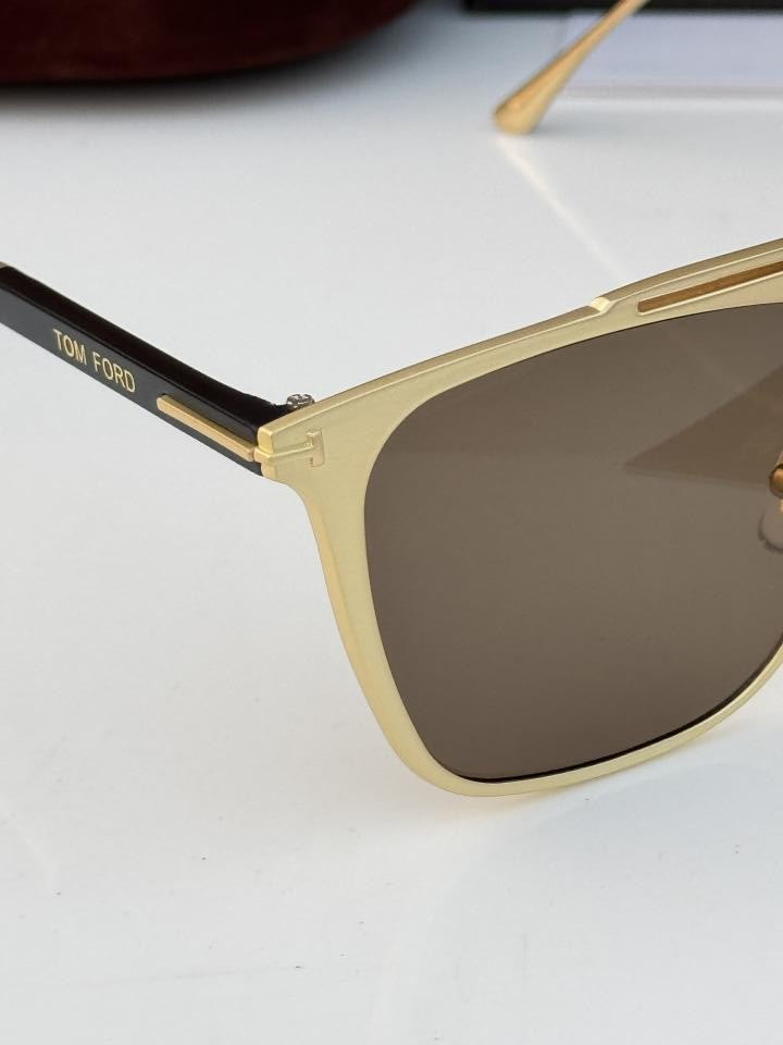 Tomford_26003_gold_brown