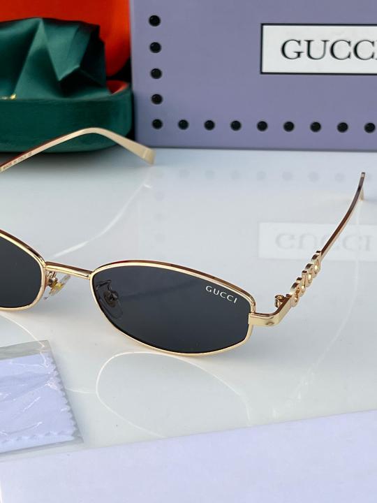 Gucci_32827_gold_black