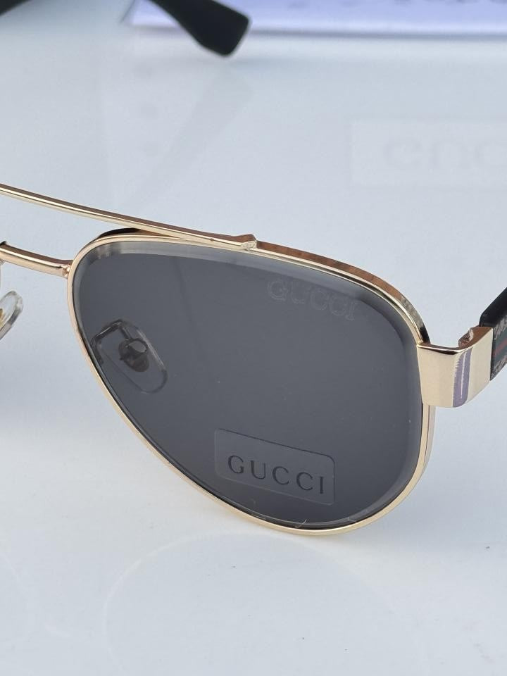 Gucci24023_gold_black