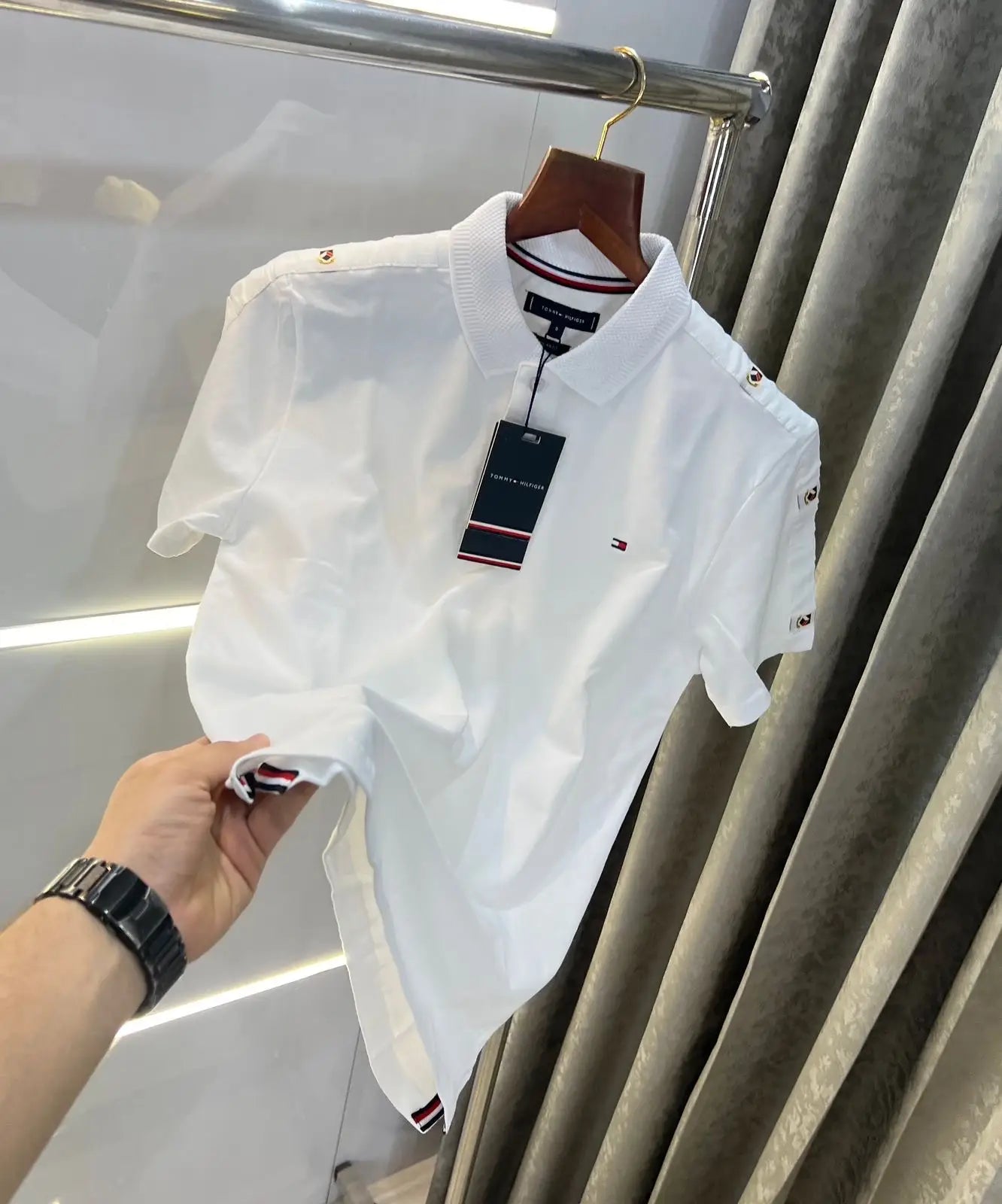 Tomm y Hilfiger White Shoulder Look Premium Polo T-Shirt