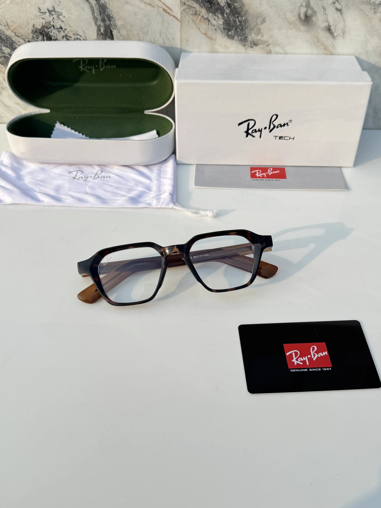 Raybann_1115_tiger_plano