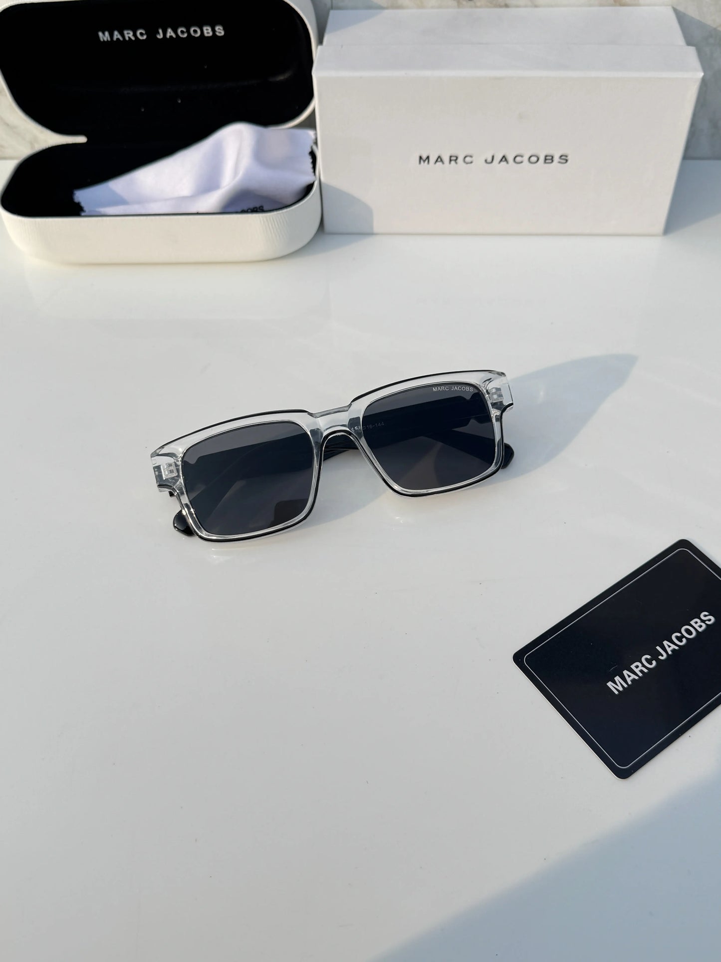 Marc_jacobs_1117_transparent_black