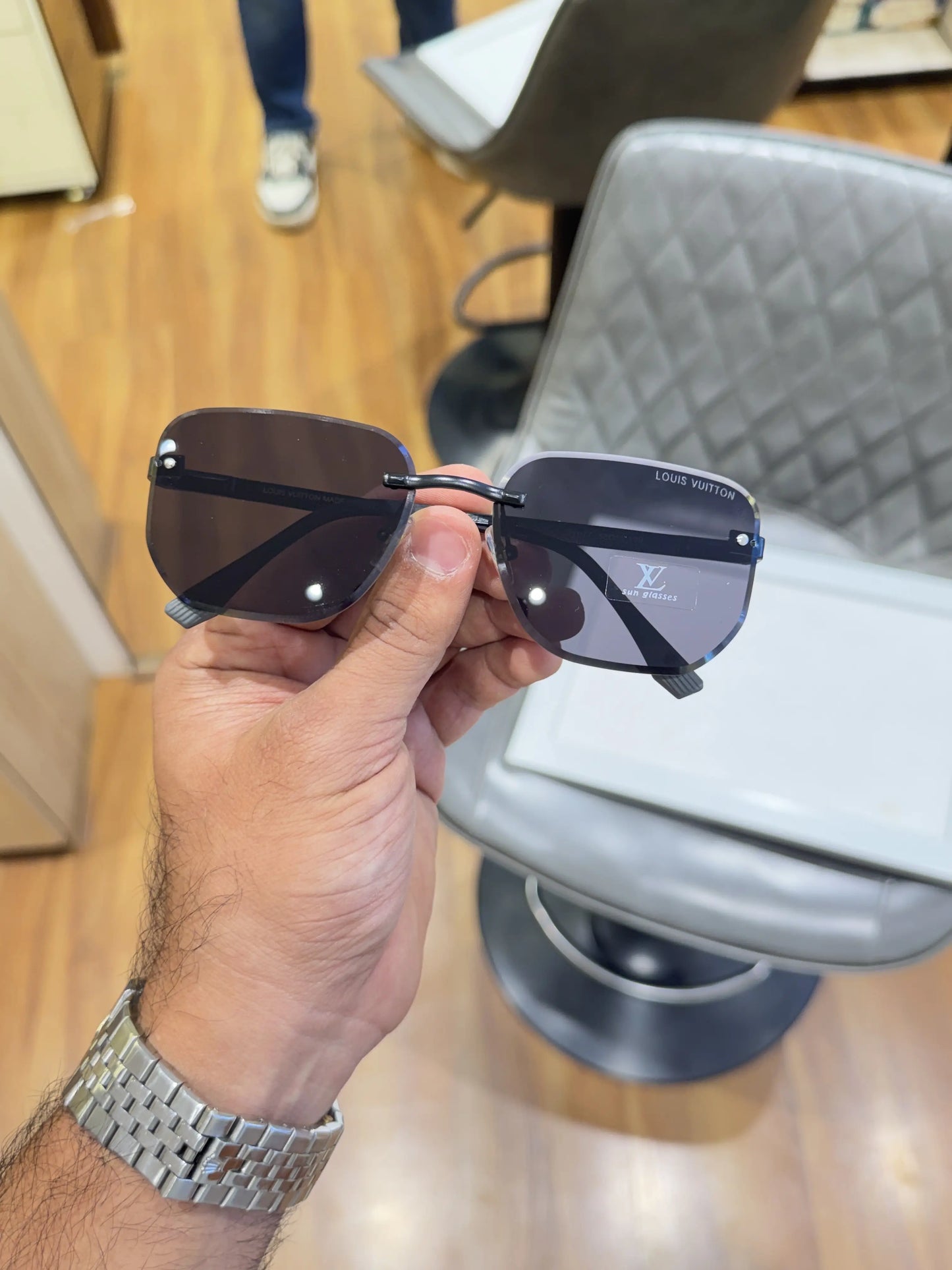Louis_vuitton_22077_black