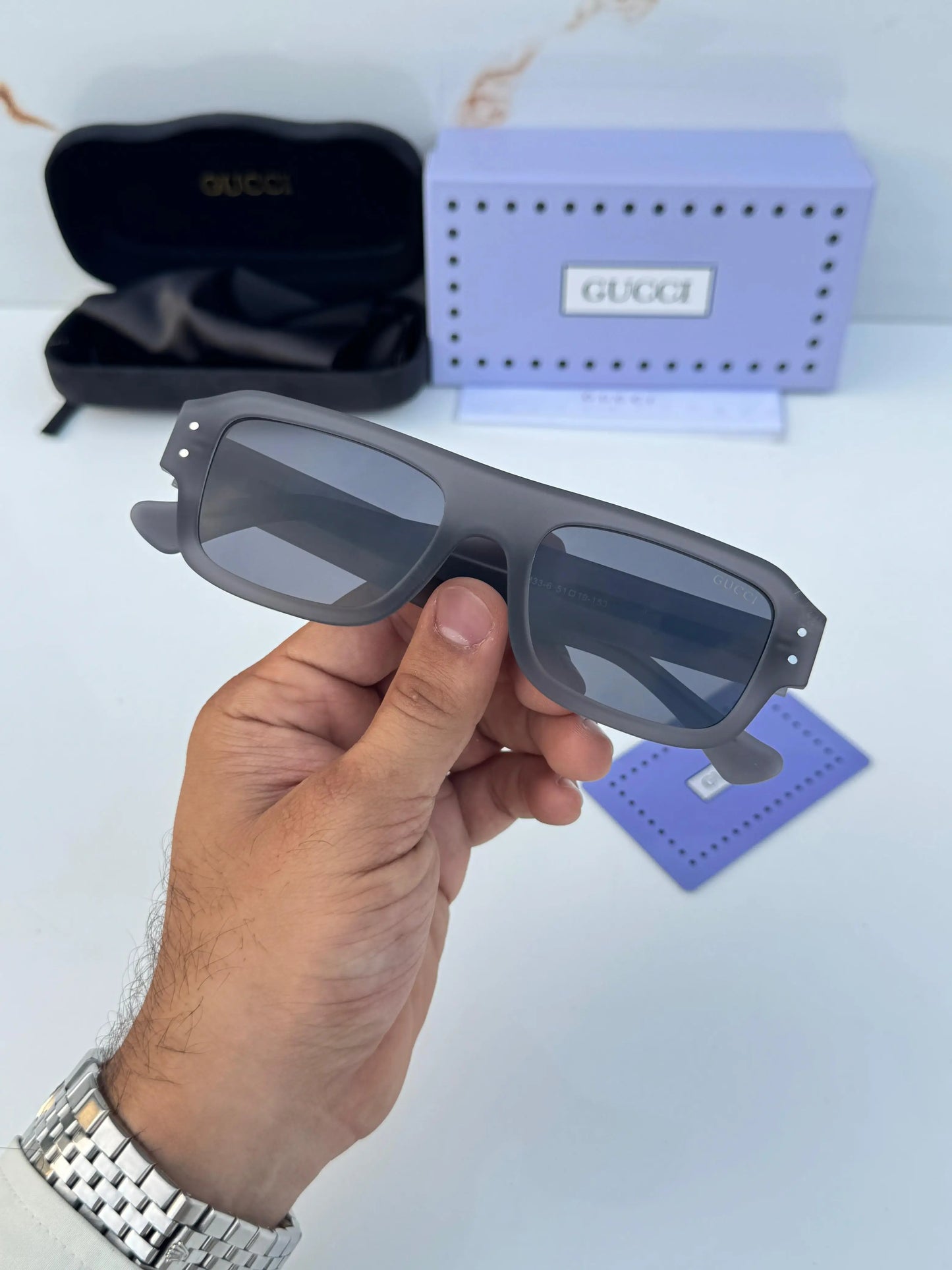 Gucci_336_grey