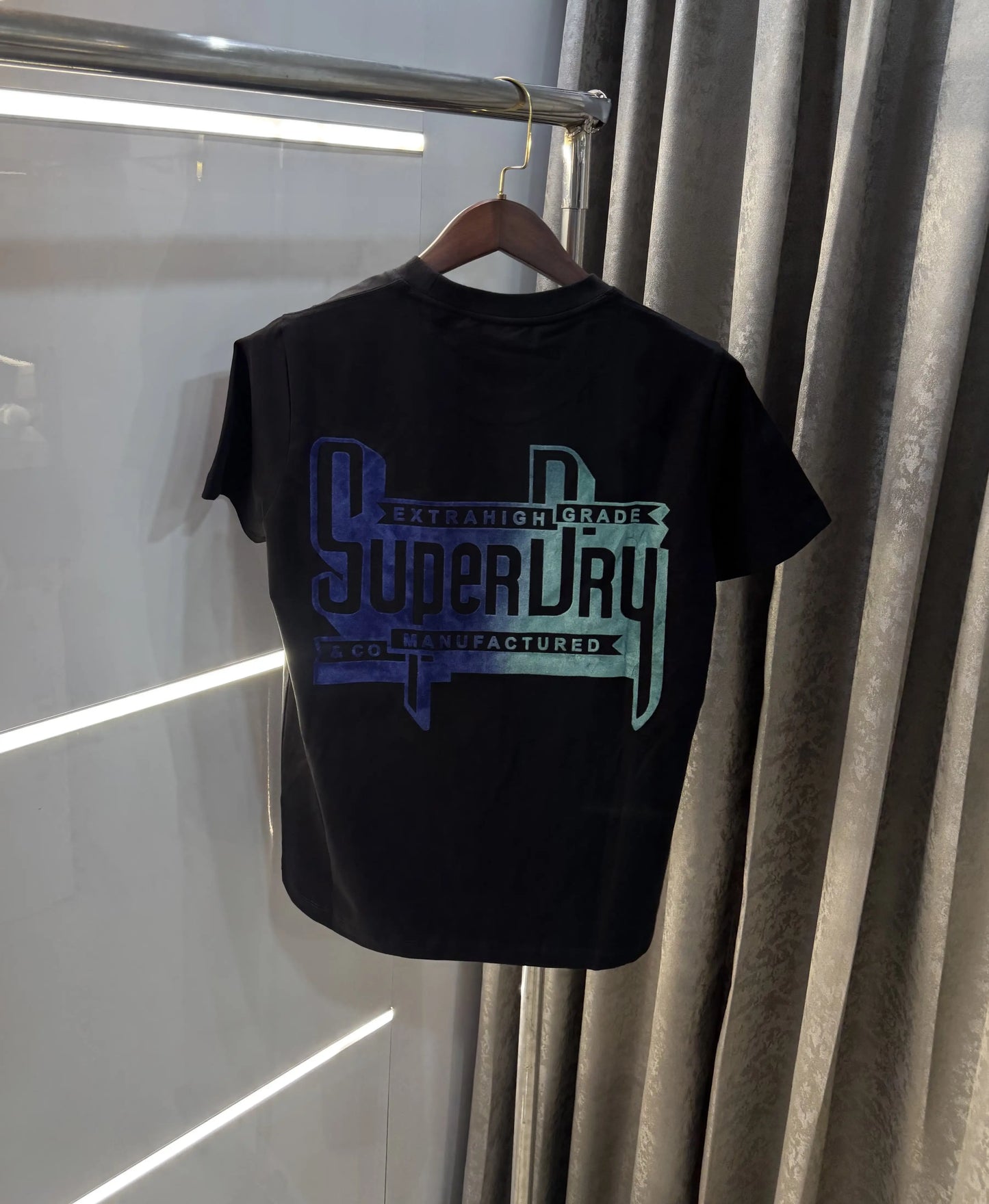 Superdr y Black Premium Classic T-Shirt