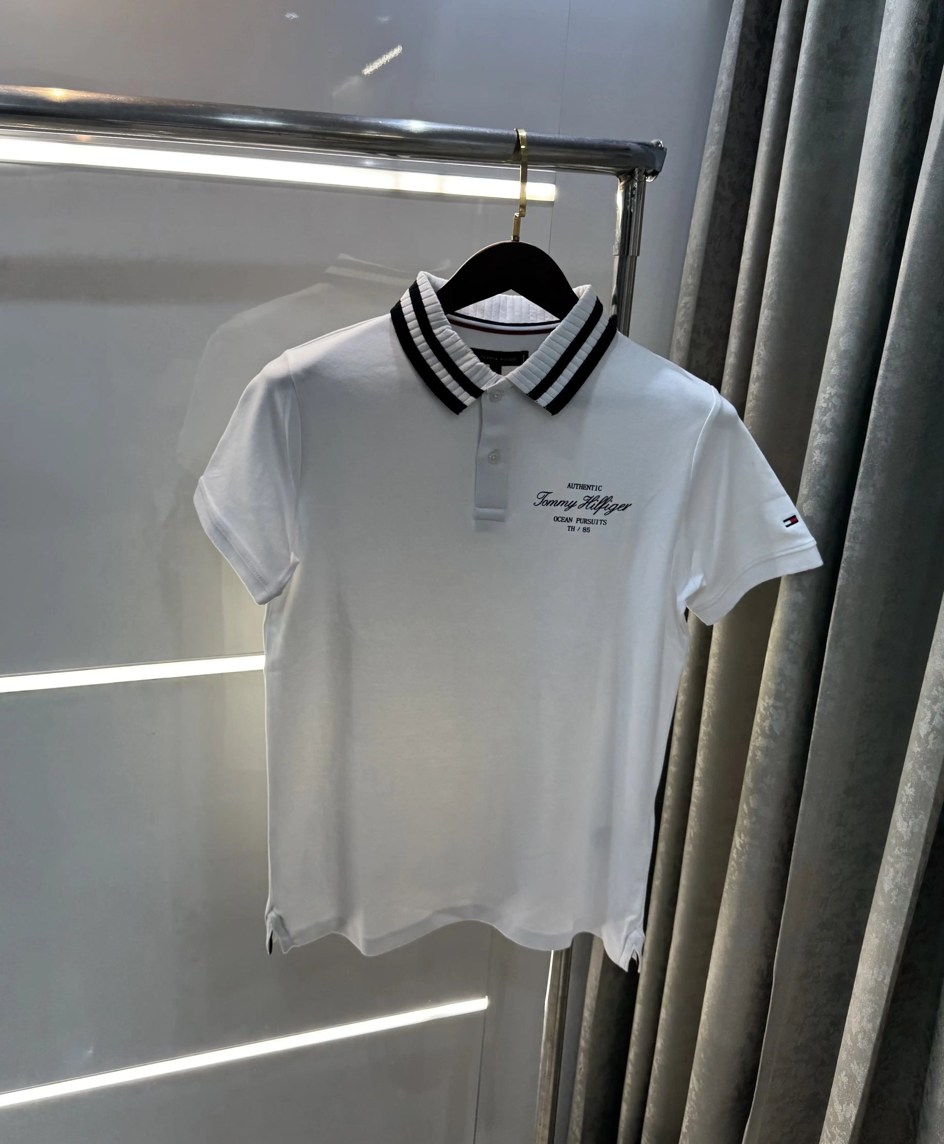 Tomm y Hilfiger White Premium Polo T-Shirt