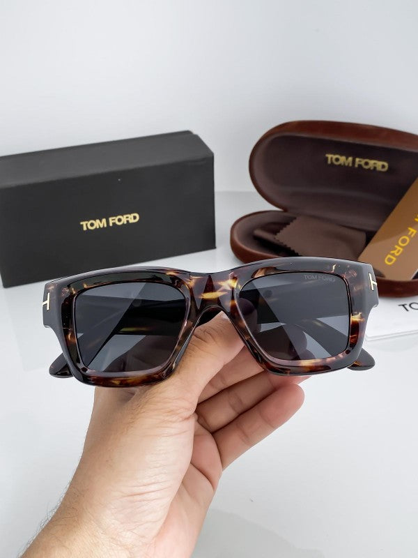 Tomfordd tiger 184