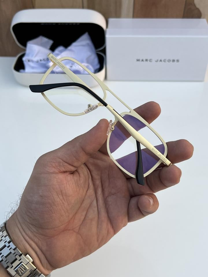 Marc_jacobs_503_gold_plano