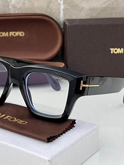 Tomford_4184_black_plano