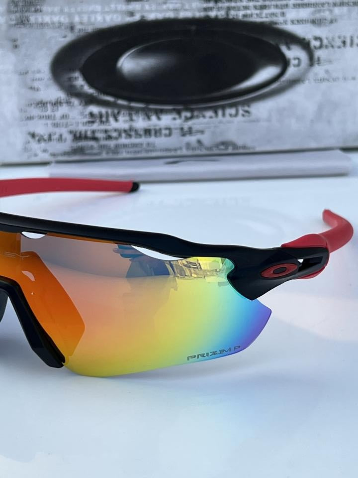 Oakleyy_9208_black_red