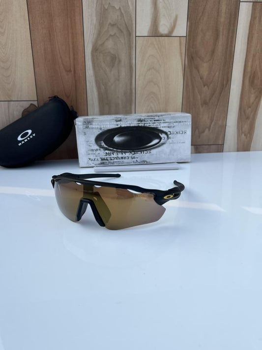 Oakleyy_9208_brown