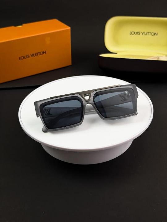Louis_vuitton_grey_1984