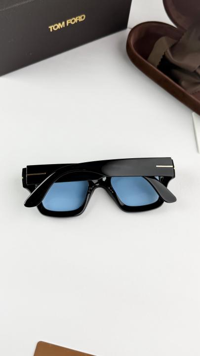 Tomford black blue 184