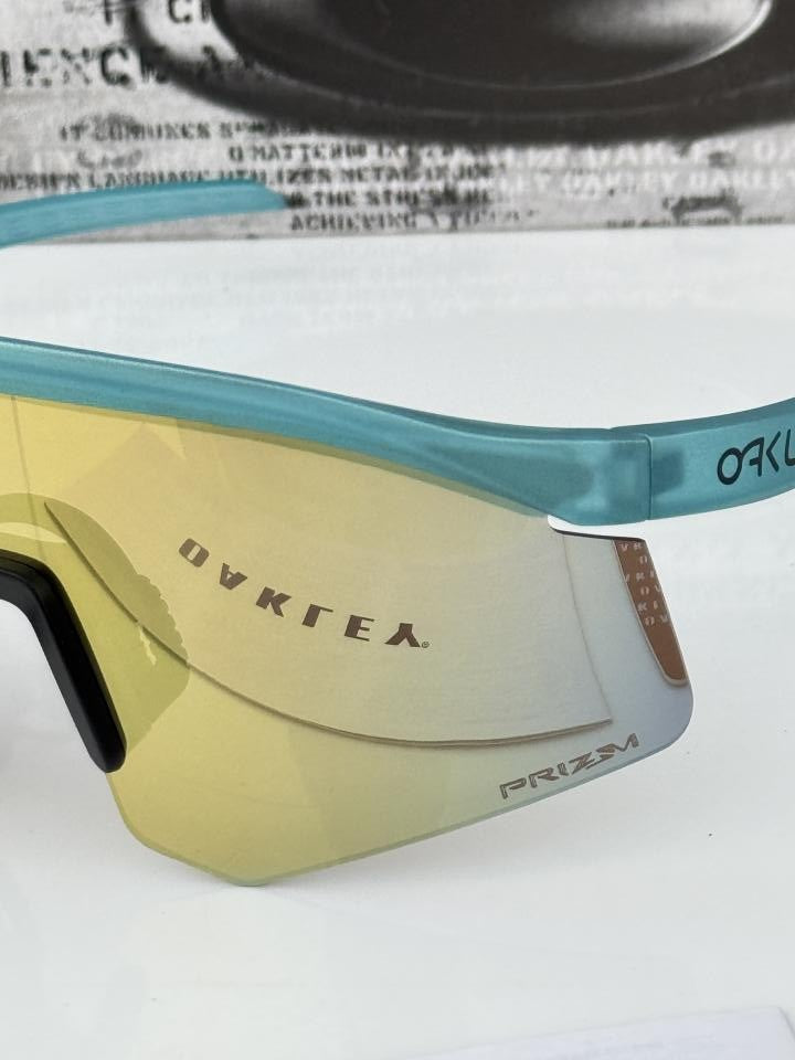 Oakley_4929_blue_brown