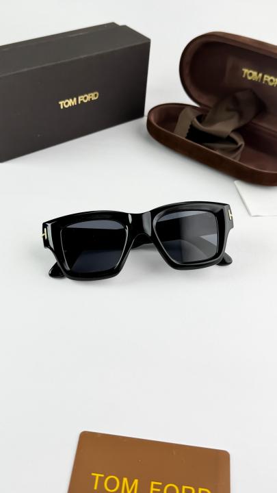 TOMFORD BLACK 184