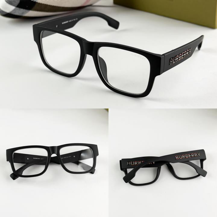 Burberry_printed_plano_4358