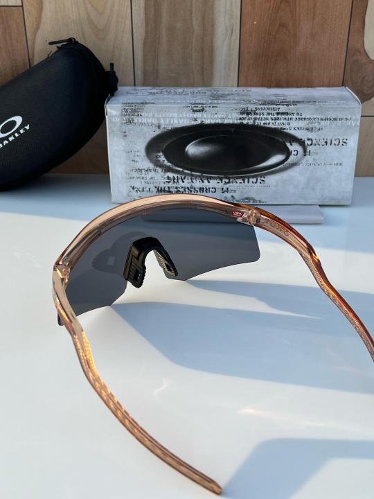 Oakleyy_4929_peach