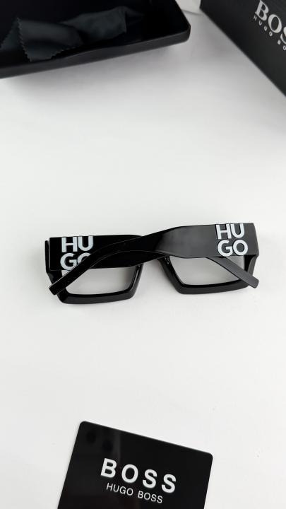 Hugo_boss 1310 plano