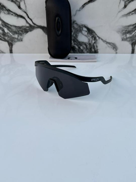 Oakley_hydra_4929_full_black
