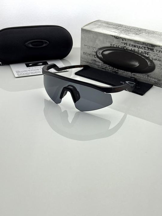 Oakle.y 4929 tiger black