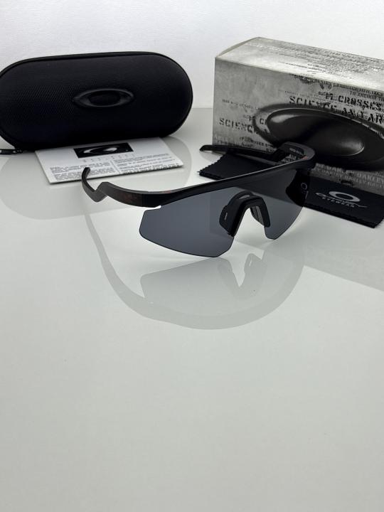 Oakle.y 4929 tiger black