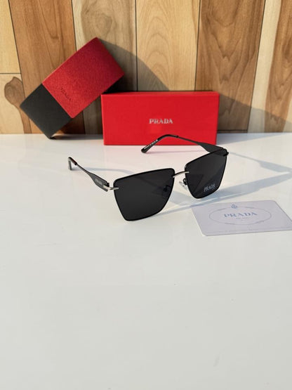 Prada_2018_black_silver