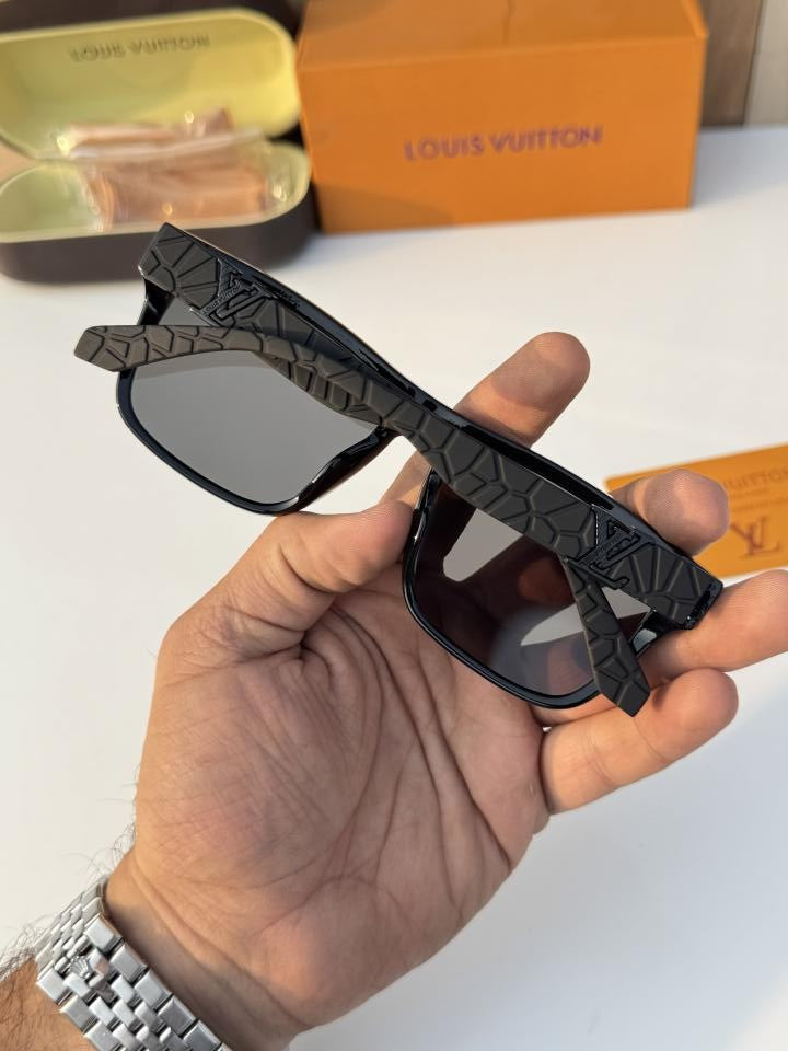 Louis_vuitton_578_matt_black