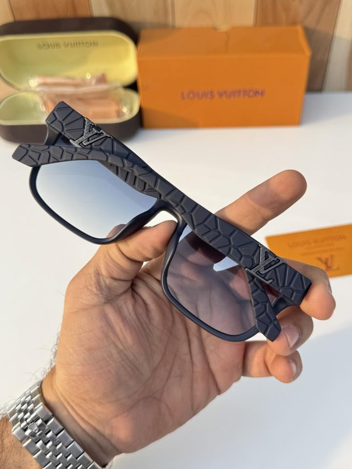 Louis_vuitton_578_matt_blue