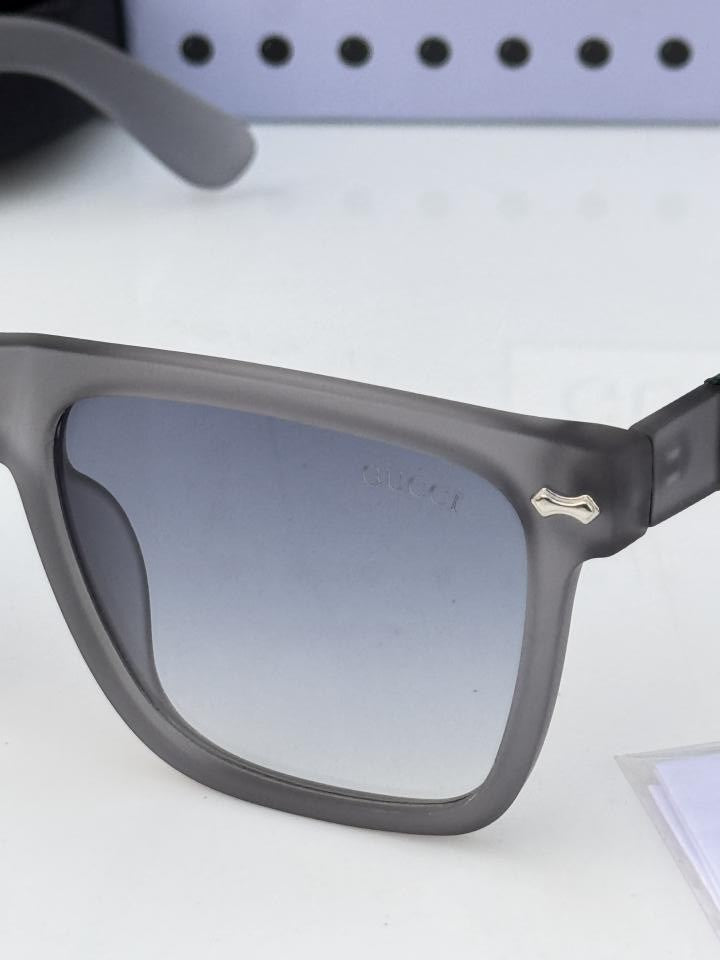 Gucci_1390_grey
