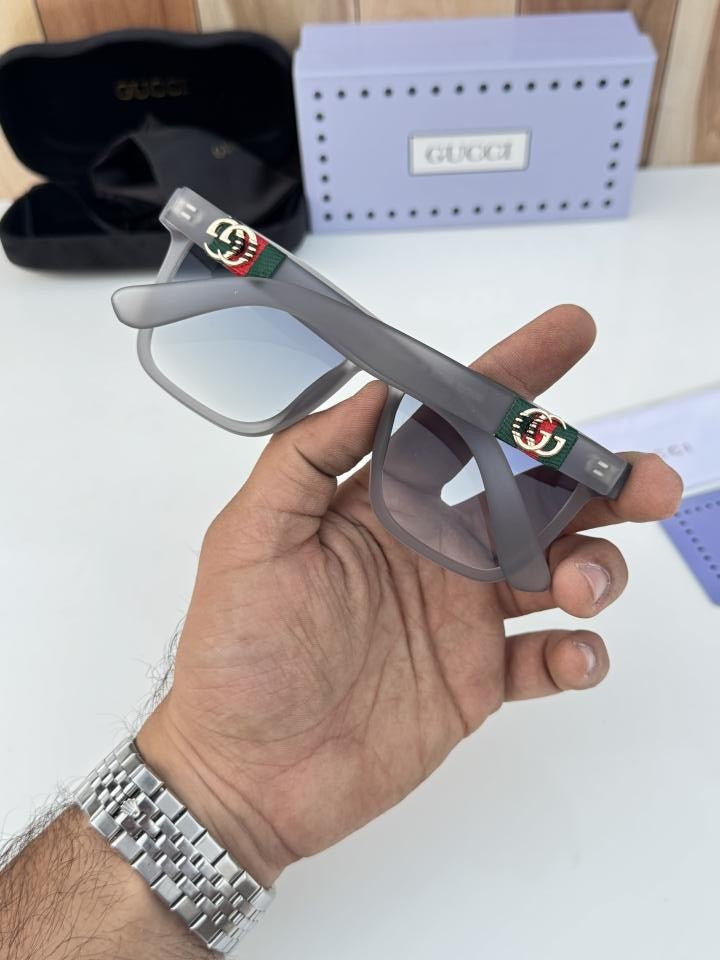 Gucci_1390_grey