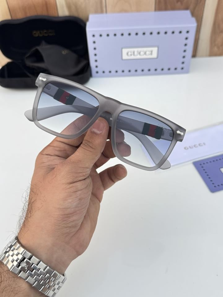 Gucci_1390_grey