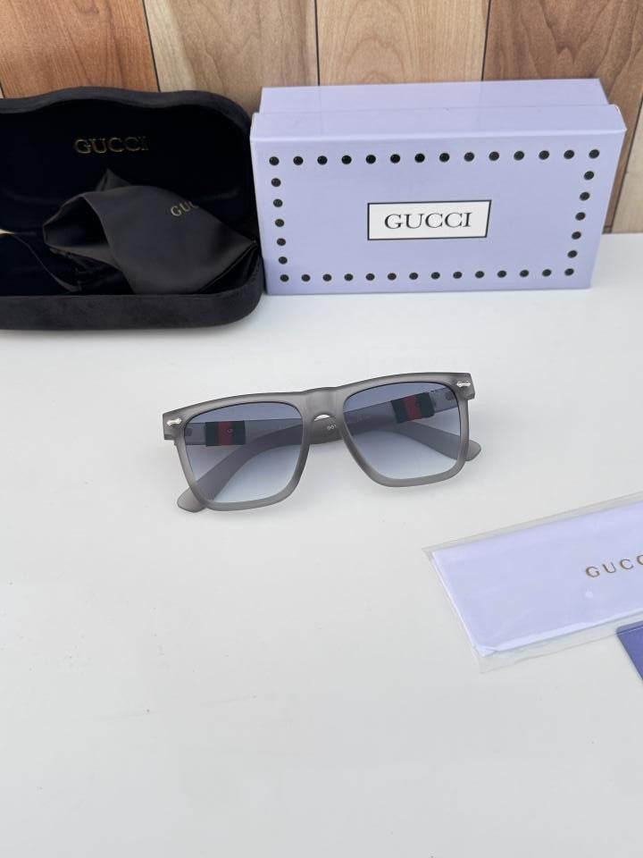 Gucci_1390_grey