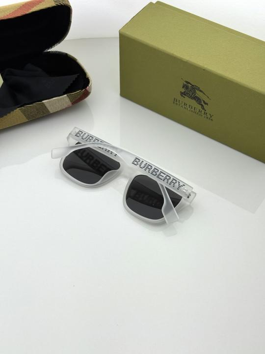 Burberr.y 4358 water black