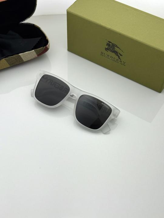 Burberr.y 4358 water black