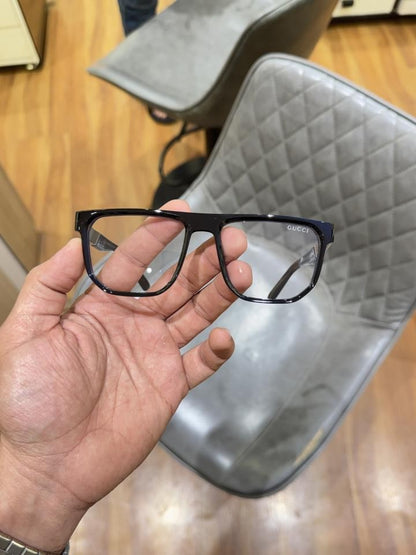 Gucci_1669_black_plano