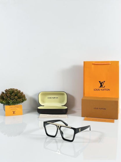 Louis_Vuitton_1502_Gold_Black_Frame