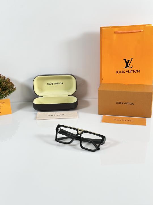 Louis_Vuitton_1502_Gold_Black_Frame