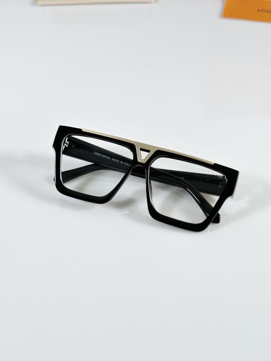 Louis_Vuitton_1502_Gold_Black_Frame