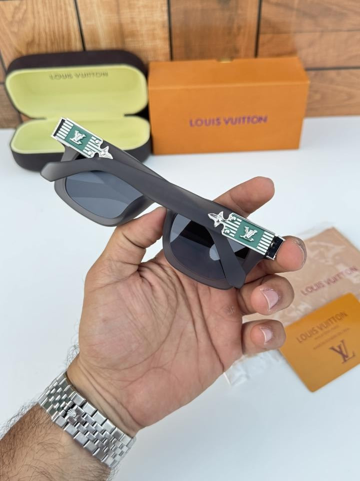 Louiss_vuitton_1126_grey