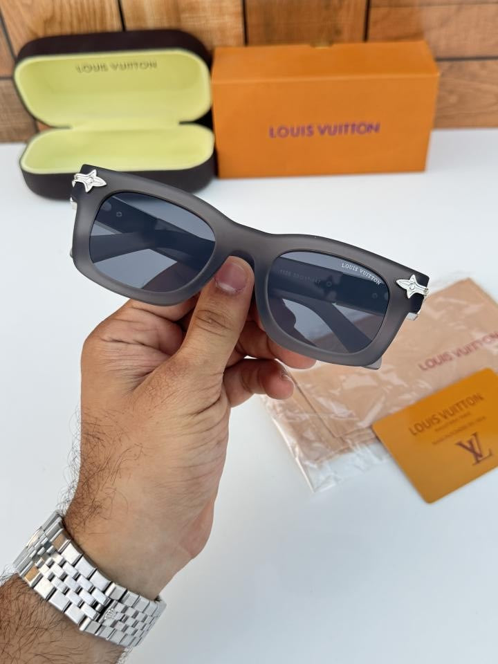 Louiss_vuitton_1126_grey