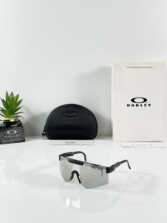Oakley_C4_Black_Silver_Mercury