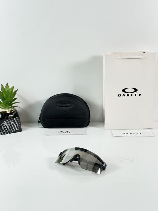 Oakley_C4_Black_Silver_Mercury
