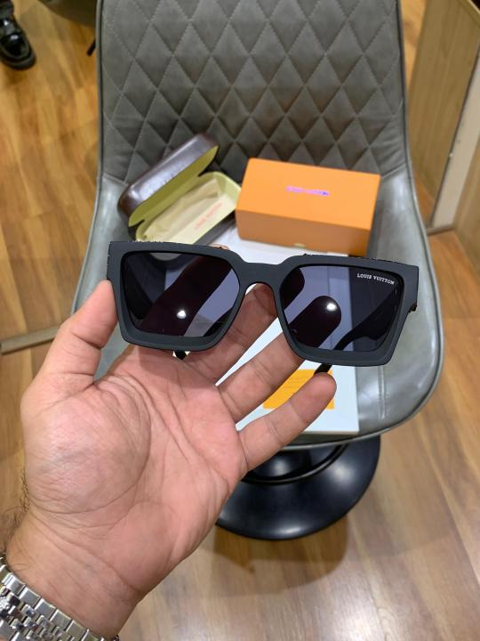 Louis_vuitton_millionaire_full_black