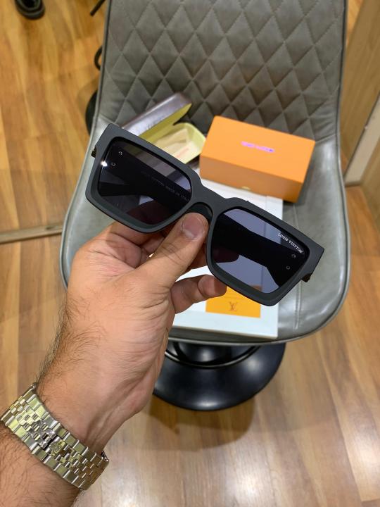 Louis_vuitton_millionaire_full_black