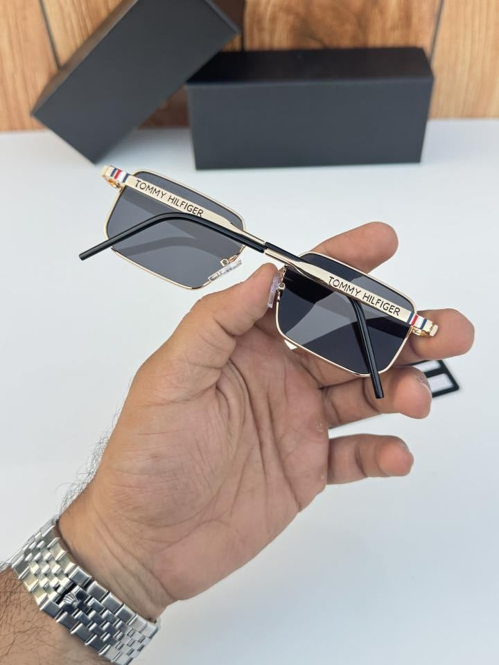 Tommy_hilfiger_1452_gold_black