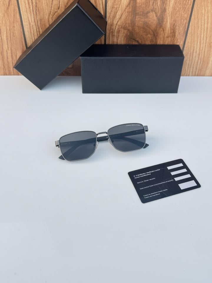 Tommy_hilfiger_2641_grey_black