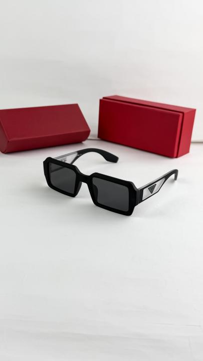 Prada_black_s89
